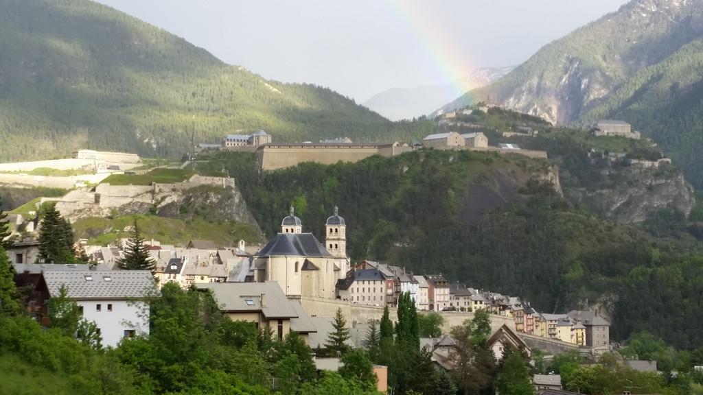 Maison A Tour Briancon Экстерьер фото