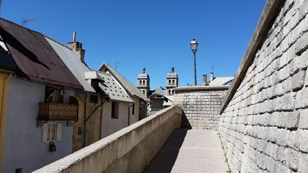 Maison A Tour Briancon Экстерьер фото